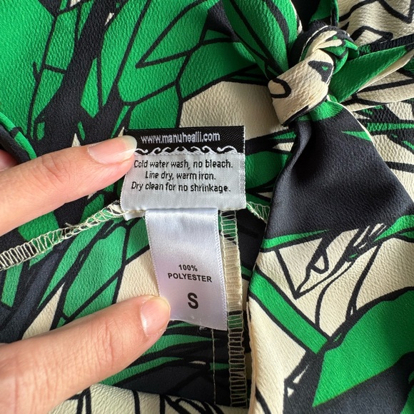 Manuheali’i Green Black & Off-White Sleeveless Blouse Toddler Sz Small - Picture 5 of 10